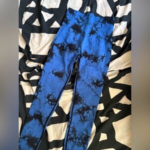 Blue Tie-Dye Workout Leggings With Scrunch Butt